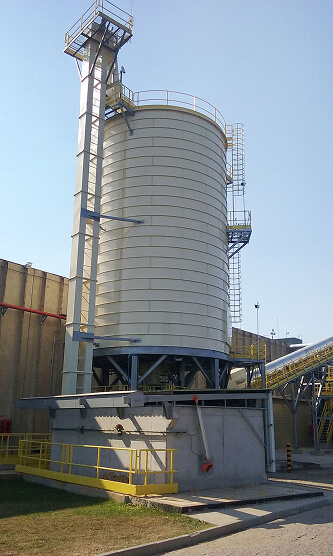 Silo Vertical con Tornillo Extractor en Voladizo